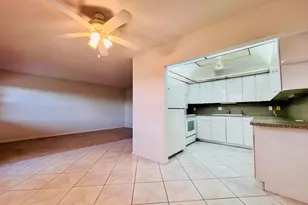 461 Wellington J, West Palm Beach, FL 33417 - Photo 3