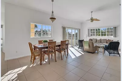 520 7th Square #201, Vero Beach, FL 32962 - Photo 3