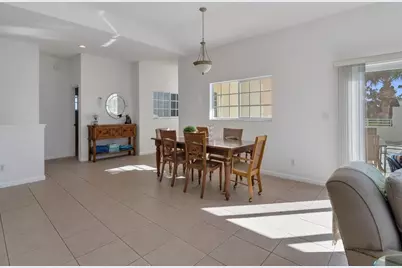 520 7th Square #201, Vero Beach, FL 32962 - Photo 5