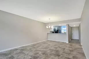 3636 Whitehall Dr, West Palm Beach, FL 33401 - Photo 9