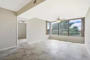 3636 Whitehall Dr, West Palm Beach, FL 33401 - Photo 7