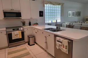 6585 Lurais Dr, Lake Worth, FL 33463 - Photo 11