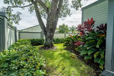 13335 Bedford Mews Court, Wellington, FL 33414 - Photo 15