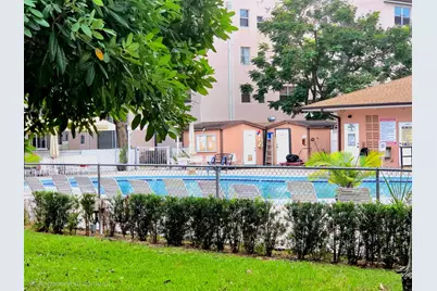 2841 Somerset Drive #107, Lauderdale Lakes, FL 33311 - Photo 7