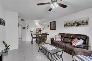 2423 NW 89th Dr, Coral Springs, FL 33065 - Photo 17