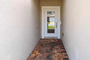 956 NE Trailside Run, Port Saint Lucie, FL 34983 - Photo 3