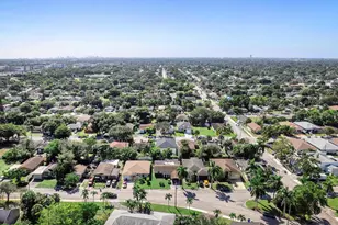 2860 NW 8th Pl, Fort Lauderdale, FL 33311 - Photo 9