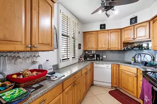 136 Lakeshore Dr, North Palm Beach, FL 33408 - Photo 5