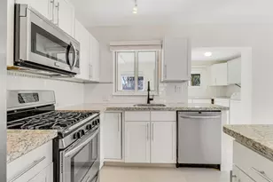 376 SW 2nd St, Boca Raton, FL 33432 - Photo 17