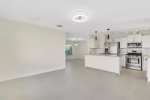 376 SW 2nd St, Boca Raton, FL 33432 - Photo 11