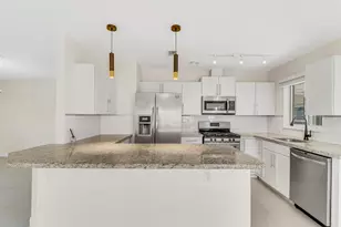 376 SW 2nd St, Boca Raton, FL 33432 - Photo 13