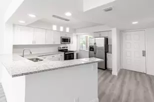 2208 S Cypress Bend Dr, Pompano Beach, FL 33069 - Photo 21