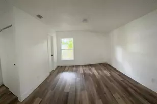 402 NE Armory Cir, Port Saint Lucie, FL 34983 - Photo 9