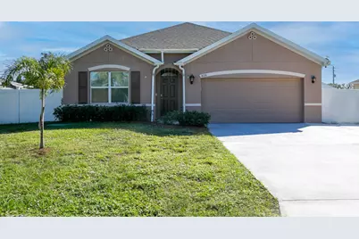 428 SE Fairchild Avenue, Port Saint Lucie, FL 34984 - Photo 1