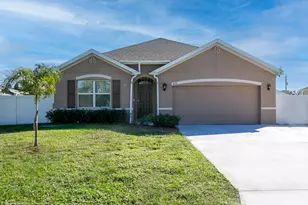 428 SE Fairchild Ave, Port Saint Lucie, FL 34984 - Photo 1