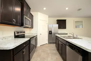 428 SE Fairchild Ave, Port Saint Lucie, FL 34984 - Photo 7