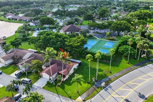 29 Fawlkland Cir, Boynton Beach, FL 33426 - Photo 1