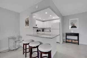 646 Flanders N, Delray Beach, FL 33484 - Photo 9