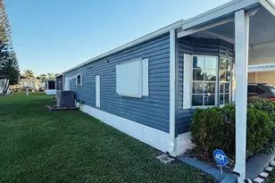 22 Cozumel Ln, Port Saint Lucie, FL 34952 - Photo 5