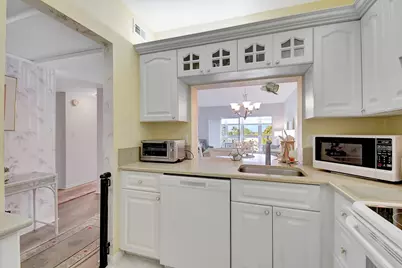 1481 S Ocean Boulevard #413a, Lauderdale by the Sea, FL 33062 - Photo 5