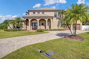 5811 NW Blue Bonnet Ct, Port Saint Lucie, FL 34986 - Photo 1