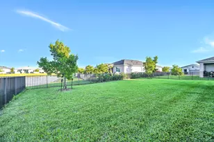 10325 SW Phineas Ln, Port Saint Lucie, FL 34987 - Photo 35