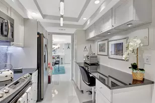 2000 Presidential Way, West Palm Beach, FL 33401 - Photo 13