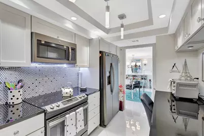 2000 Presidential Way #Ph5, West Palm Beach, FL 33401 - Photo 11