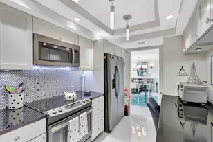 2000 Presidential Way, West Palm Beach, FL 33401 - Photo 11