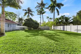 4546 NW 7th Pl, Deerfield Beach, FL 33442 - Photo 7