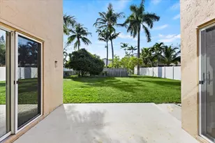 4546 NW 7th Pl, Deerfield Beach, FL 33442 - Photo 5