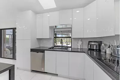 13947 Geranium Place, Wellington, FL 33414 - Photo 15