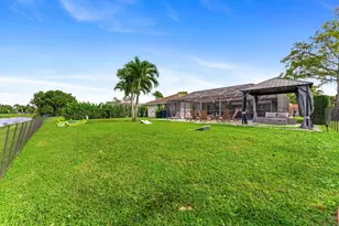 13947 Geranium Pl, Wellington, FL 33414 - Photo 5