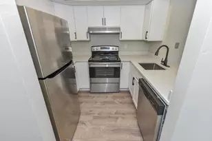 1531 SE Royal Green Cir, Port Saint Lucie, FL 34952 - Photo 17