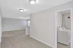 930 N 14th Ct, Hollywood, FL 33020 - Photo 9