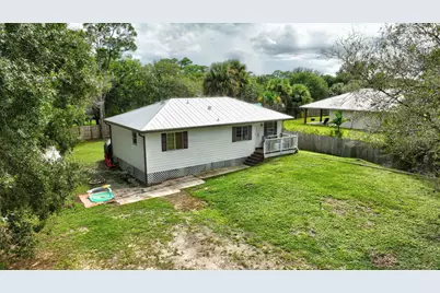 9555 Orange Avenue, Fort Pierce, FL 34945 - Photo 13