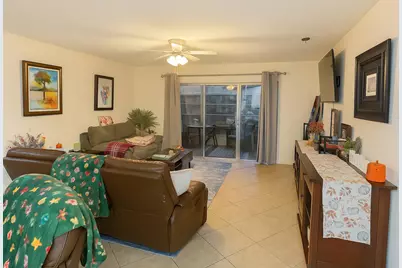 719 Lori Dr #204, Lake Worth Beach, FL 33461 - Photo 3