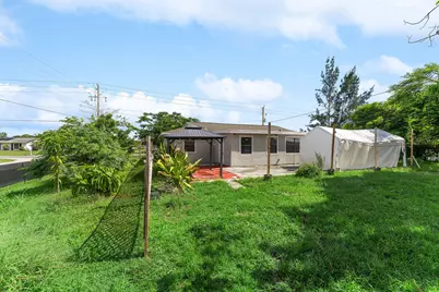 480 SW Lakehurst Drive, Port Saint Lucie, FL 34983 - Photo 15