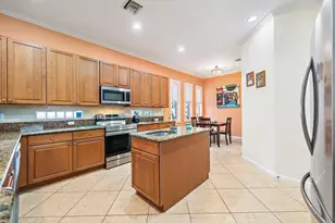 3104 SW Porpoise Cir, Stuart, FL 34997 - Photo 9