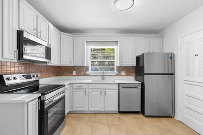 10693 N Military Trail #7, Palm Beach Gardens, FL 33410 - Photo 9