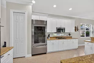 3563 Birague Dr, Wellington, FL 33449 - Photo 9
