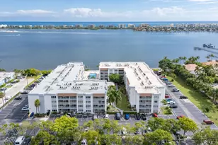 1516 S Lakeside Dr, Lake Worth Beach, FL 33460 - Photo 3