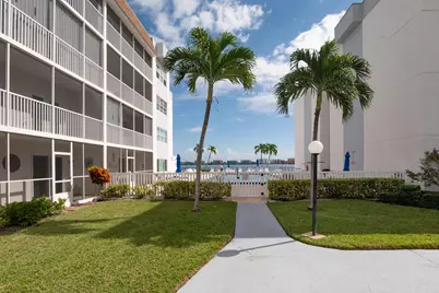 1516 S Lakeside Drive #411, Lake Worth Beach, FL 33460 - Photo 19