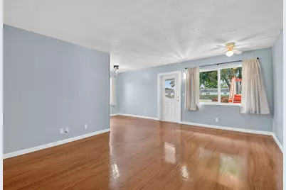 331 Sheffield N, West Palm Beach, FL 33417 - Photo 3