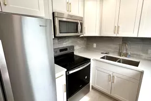 121 Sheffield F, West Palm Beach, FL 33417 - Photo 3