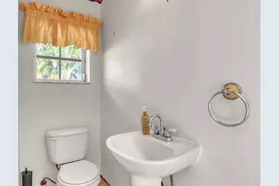 225 Linda Lane, Palm Beach Shores, FL 33404 - Photo 29