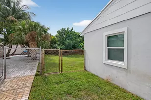 254 NE 22nd St, Delray Beach, FL 33444 - Photo 35