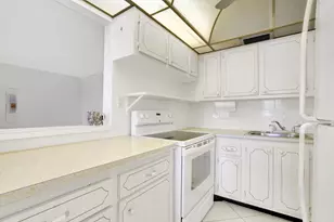 143 Somerset G, West Palm Beach, FL 33417 - Photo 13