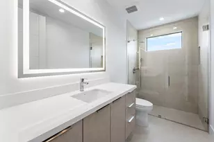 498 NE 6th St, Boca Raton, FL 33432 - Photo 37