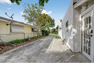 638 53rd Street #Two Units, West Palm Beach, FL 33407 - Photo 23